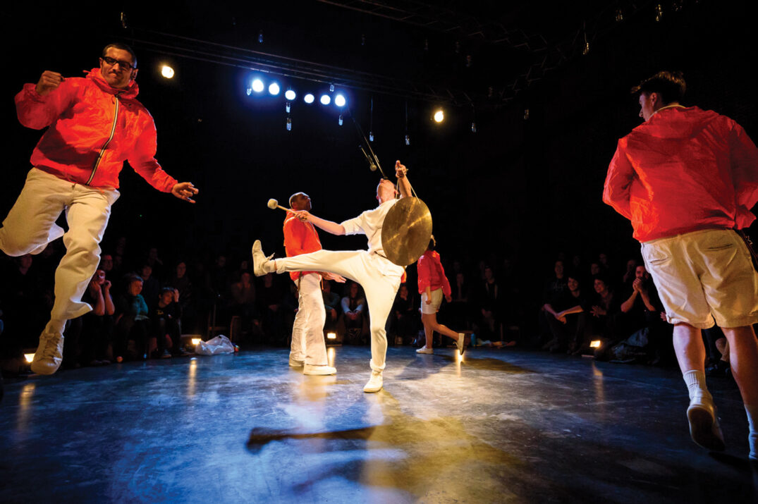 Inauguration du Cirque Latitude 50 – Dive In – Cie Soif Totale