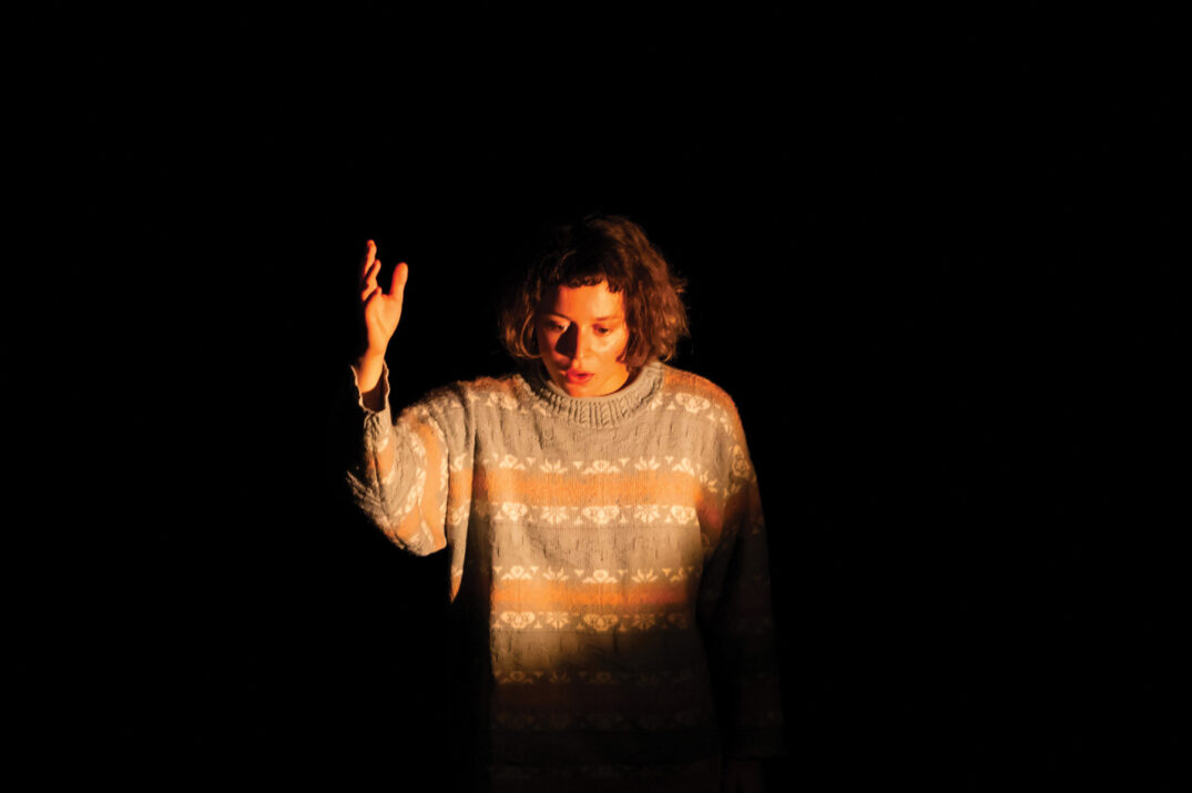 Dominique toute seule