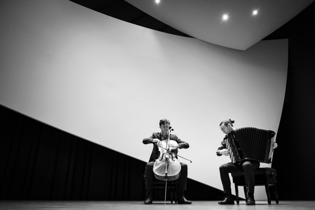 Duo Kiasma
